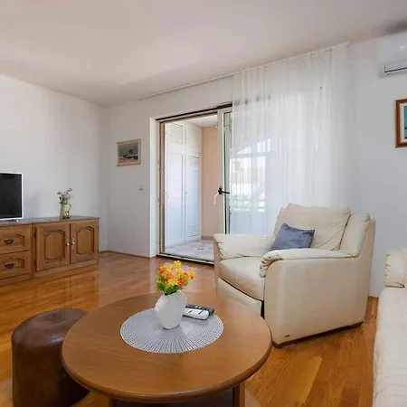 Apartment Jadro *